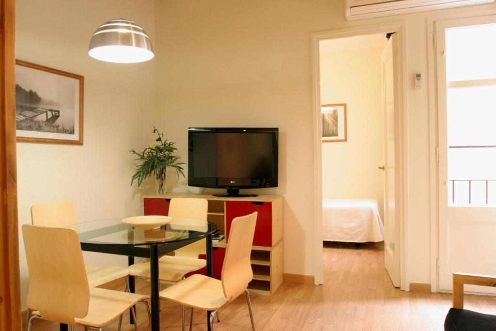 شقة برشلونة  في أبارتامينتوس أتيكا الغرفة الصورة